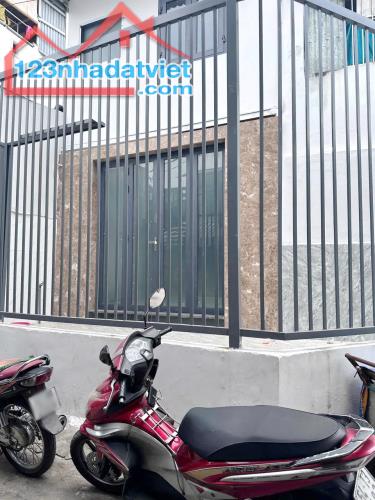 Nhà hẻm thông oto trước cửa đường Hưng Phú P10Q8 - 2