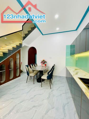 BÁN NHÀ NGAY TRƯỜNG HỌC TÂN SƠN, 60M2, HẺM 5M THÔNG, 3PN NHỈNH 5 TỶ 7