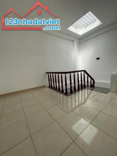 Nhà mới 40m2, Đường Nguyễn Văn Cừ, Long Biên, chỉ 6x tỷ. - 4