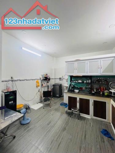 TÂN HOÀ ĐÔNG - DT: 52m2 ( 4 x 13 ) 2 TẦNG - 2PN - HẺM  XE TẢI - CHỈ NHỈNH 4 TỶ - 2