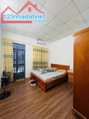 TÂN HOÀ ĐÔNG - DT: 52m2 ( 4 x 13 ) 2 TẦNG - 2PN - HẺM  XE TẢI - CHỈ NHỈNH 4 TỶ - 3