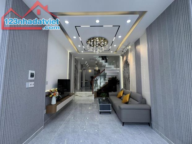 BÁN GẤP NHÀ QUẬN 12, HẺM XE TẢI THÔNG , TRƯỜNG CHINH, 80M2, NHỈNH 4 TỶ