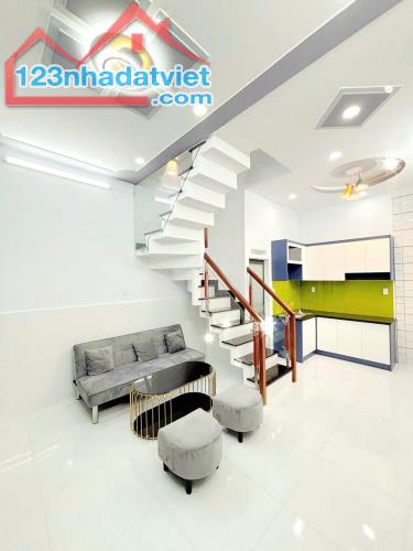 NHÀ MỚI DỌN VÔ Ở NGAY GIÁP TÂN PHÚ --24M2--2 TẦNG