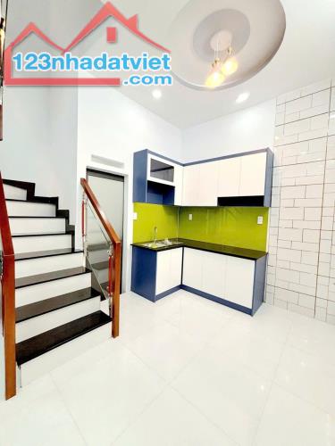 NHÀ MỚI DỌN VÔ Ở NGAY GIÁP TÂN PHÚ --24M2--2 TẦNG - 1