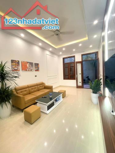 NHÀ ĐẸP BÙI XƯƠNG TRẠCH, 4M2 X 5 TẦNG, GẦN Ô TÔ, NGÕ THÔNG, NHỈNH 7 TỶ