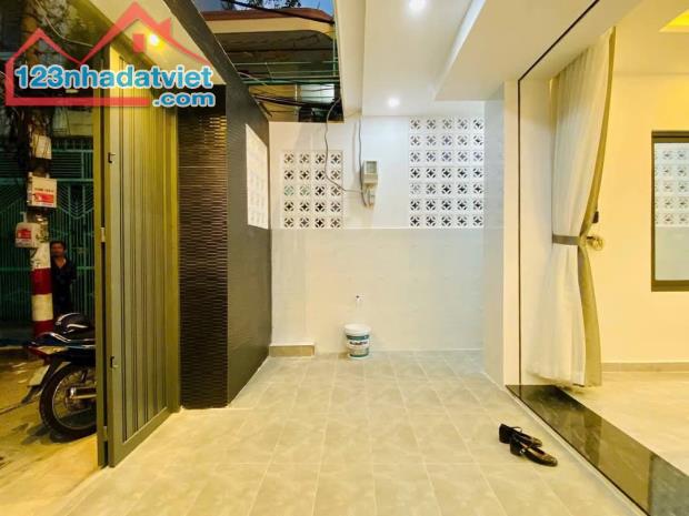 Bán NR.HỂM XE HƠI, ĐƯƠNG  NGYỄN QUÝ ANH, 4.2 TỶ -  50M2 -2T - 3PN - 2WC - 2