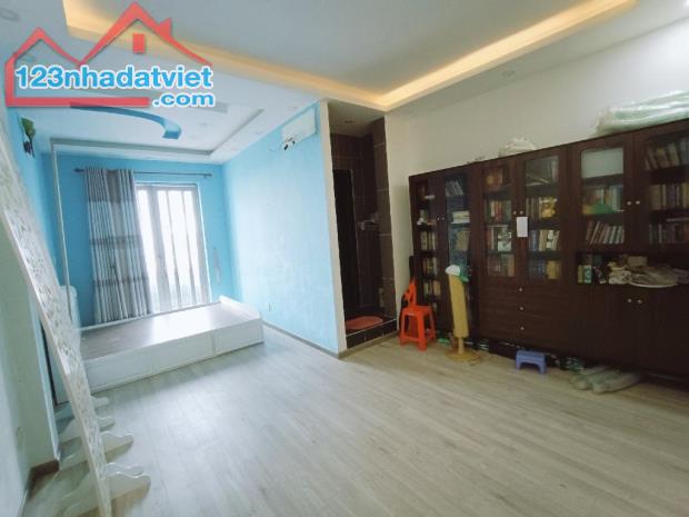 Bán nhà mặt tiền Kinh doanh Bình Thuận Q7, 90m2, 3 tầng chỉ 12 tỷ - 1