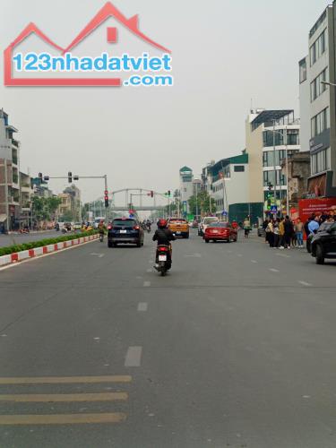 2 Thoáng, 53m2, 125tr/m2, Phố Ngọc Lâm, Long Biên.