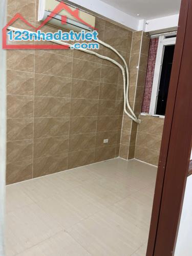 Cho thuê CCMN Tôn Thất Tùng ngay Đại học Y, 42m2, 2 ngủ, 1 vệ sinh, chỉ 5tr5