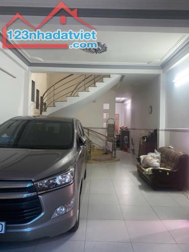 Nhà 3 tầng, Dương Đình Hội, Phước Long B, 80m2, ngang 5m, hẻm xe hơi, 5.x tỷ