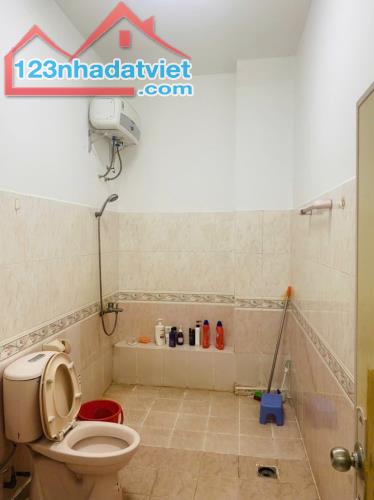 Nhà 3 tầng, Dương Đình Hội, Phước Long B, 80m2, ngang 5m, hẻm xe hơi, 5.x tỷ - 3