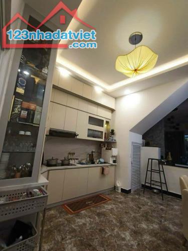 Nhà 2 lầu mới BTCT, xe hơi đỗ cửa,đ 160 Lã Xuân Oai-60m2-5ty1 - 1