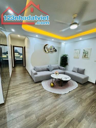 Bán căn Góc View đẹp tại OCT2 ĐN2 - 3PN 2WC tại KĐT Linh Đàm, 4,65 tỷ, 83m2, hàng hot! - 2