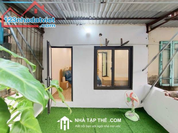 BÁN NHÀ TẬP THỂ NHÀ C QUỲNH MAI - HAI BÀ TRƯNG - DIỆN TÍCH 65M2 - GIÁ 3.7 TỶ - NHÀ MỚI FUL - 3