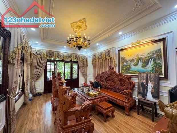 biệt thự sân vườn Cổ Linh-Bát Khối, 324m x 3 tầng, mặt tiền 10m, sân vườn gara 4 ôtô, - 2