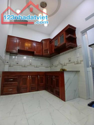 QUẬN 12, HIỆP THÀNH, BÁN NHÀ MỚI, VÀO Ở NGAY, 3 TẦNG HẺM XE HƠI CHỈ 3 TỶ 80 - 4