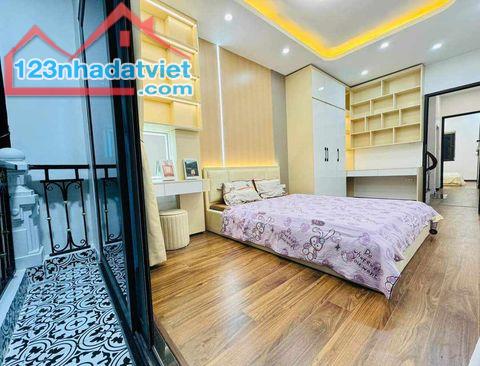 HÀNG HIẾM, 2 THOÁNG, VIEW ĐÀI TRUYỀN HÌNH - NHÀ ĐẸP, NGUYÊN HỒNG: 46M, 4T, 9.28 TỶ - 2