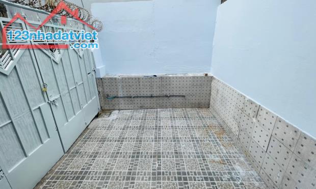 Nhà TÔ HIẾN THÀNH, 65M2, sổ A4, xây căn hộ, giá 6.8 tỷ. - 2