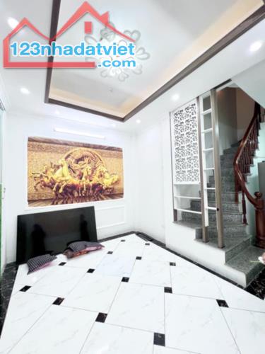 TAM TRINH, YÊN SỞ NGÕ RỘNG-NÔNG NHÀ ĐẸP GIÁ THƠM _DT :66 M²×5 Tầng -4,5 TỶ - 3