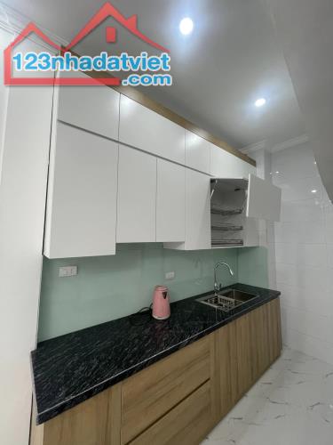 Nhà mới Đại Đồng, Nguyễn khoái, quận Hoàng Mai, Hà nội 5 tầng x 30m2 giá 4.95 tỷ - 1