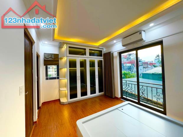 Bán Nhà Hoàng Mai 30m 6T MT4.8m 7.2 tỷ Thang Máy Thoáng Hiếm - 2