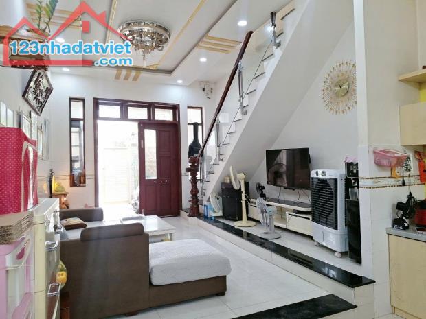 💥 ĐÌNH PHONG PHÚ - HẺM 5M - 70M2 - 2 TẦNG BTCT -4.8 TỶ💥 - 3