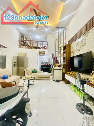 Bán nhà mặt phố Chùa Vua Chợ giời -32m2-Thang máy-16Tỷ - 2