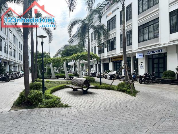 Cho thuê shophouse Vinhome Hàm Nghi. DT 95m x 5 tầng, mt 6m. Giá 50tr. - 1