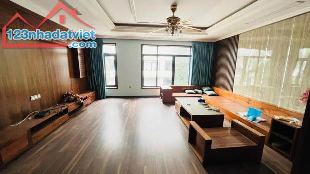 Cho thuê shophouse Vinhome Hàm Nghi. DT 95m x 5 tầng, mt 6m. Giá 50tr. - 2