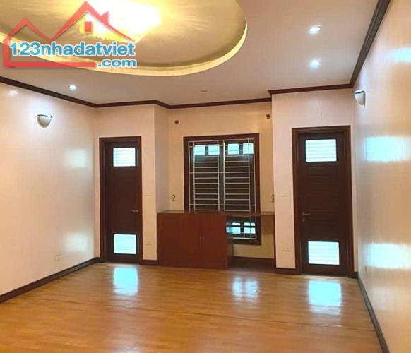 PHÂN LÔ HOÀNG QUỐC VIỆT, 2 MẶT NGÕ ÔTÔ KINH DOANH, VÀI BƯỚC CHÂN RA PHỐ, 58M2 NHỈNH 16 TỶ - 1