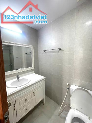 ( BAO THUẾ PHÍ- CÓ THƯƠNG LƯỢNG) BÁN GẤP CĂN 2PN/60.7M2 TẠI IRIS GARDEN- NỘI THẤT XỊN. 093 - 3