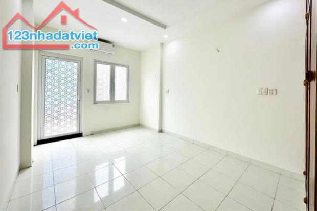 Bán nhà Lê Văn Thọ Phường 8 Gò Vấp, 3 Tầng 68.4m² có phòng ở Tầng Trệt - Giá 6.1 tỷ TL - 4