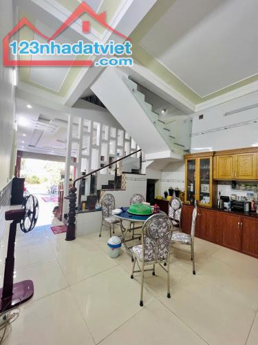 Nhà 2 lầu 1 tum diện tích 95m² riêng thổ cư 100% Gần Khu dân cư Tân Phong - 5