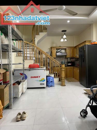 Cần Bán Gấp Căn Nhà Ở Phan Đình Giot,HĐ,Cách 10M Ra Đường Ô Tô.Gía 6.5 Tỷ Có TL