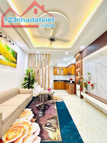 Hoàng Mai - khu phân lô thoáng mát , dt 31M giá 4.95 tỷ sổ đỏ chính chủ