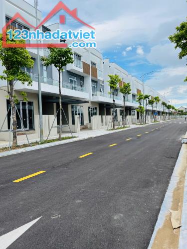 B.Án nhà liền kề BGI Topaz DownTown giá chỉ từ 1x Tỷ - 2