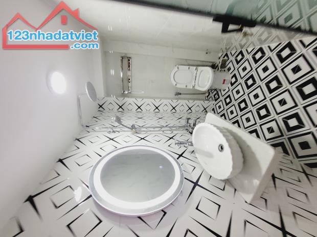 Bán Nhà Phan Huy Ích Ngay Emart2 - 3PN - Chỉ 5 Tỷ Hơn - 3
