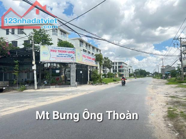 Bán đất mặt tiền đường Bưng Ông Thoàn Phú Hữu Quận 9 gần Global City,