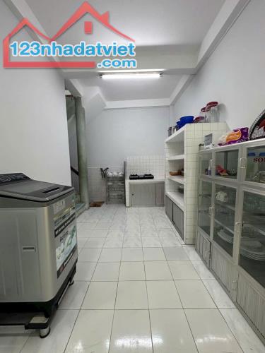 Bán Nhà 2 tầng hẻm đường Trần Nhật Duật Tp Nha Trang dt 78m2 ngang 5,4m Giá 4,9 Tỷ - 2