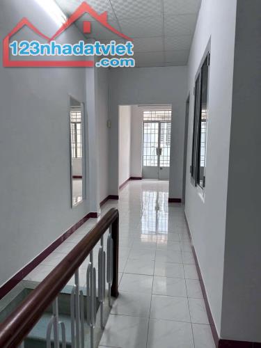 Bán Nhà 2 tầng hẻm đường Trần Nhật Duật Tp Nha Trang dt 78m2 ngang 5,4m Giá 4,9 Tỷ - 5