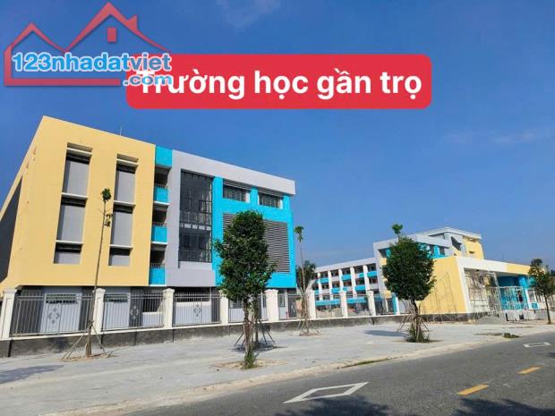 BÁN CĂN NHÀ VÀ DÃY TRỌ (4 PHÒNG) 5X30M GIÁ 1TY550TR NGAY KCN BECAMEX TTHC BÀU BÀNG BD - 3