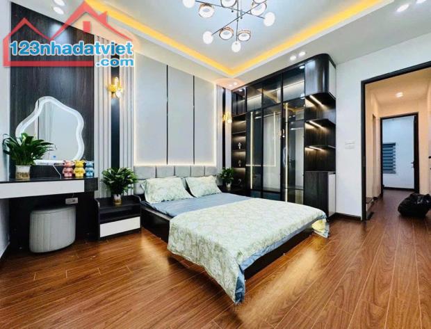 Bán Nhà Phân Lô Hoàng Văn Thái, Thanh Xuân DT 38m2, 2 Thoáng, Gần Ô Tô Tránh, Hơn 6 Tỷ - 1
