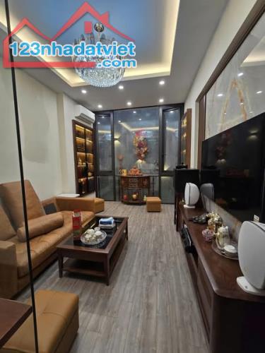 Phân lô bộ tư lệnh Cầu Giấy - 48m² x 5T - ô tô vào nhà dừng đỗ ngày đêm - 2 thoáng.