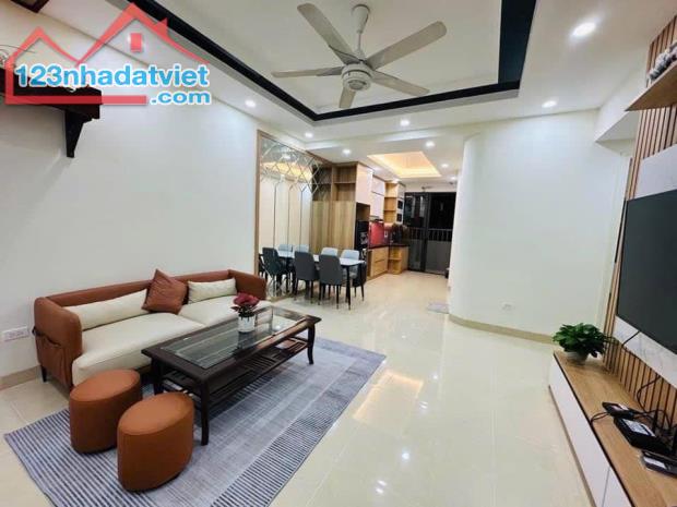Cần bán căn hộ Việt Hưng-Long Biên-76m 2n2wc tầng trung-full đồ-giá 3.6 tỷ bao phí