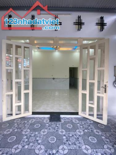 BÁN NHÀ MẶT TIỀN GẦN CHỢ TÂN HIỆP 100M2 GIÁ GIẢM MẠNH CHỈ CÒN 3,2 TỶ