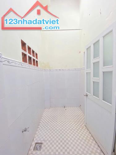 BÁN NHÀ MẶT TIỀN GẦN CHỢ TÂN HIỆP 100M2 GIÁ GIẢM MẠNH CHỈ CÒN 3,2 TỶ - 2