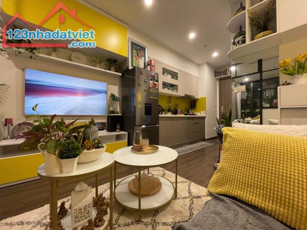 Cho thuê căn hộ Studio cao cấp ở Vinhomes Riverside 40m2 full đồ 10tr.