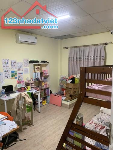 🏠NHÀ BÁN184/Phạm Văn Hai DT 4*12=48m2Nhà 3 Lầu4 3pn 2wc Giá 6,1Tỷ P3 Q.Tân Bình  ⛩️Vị Trí - 1