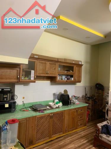 🏠NHÀ BÁN184/Phạm Văn Hai DT 4*12=48m2Nhà 3 Lầu4 3pn 2wc Giá 6,1Tỷ P3 Q.Tân Bình  ⛩️Vị Trí - 3