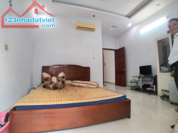 🍁 Nhà Quận Tân Bình - 🚖 Đường Ôtô Tránh - Một Đời Chủ - 54m² - 🏘 4 Tầng Ở Ngay - 8.x tỷ - 4